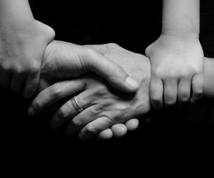 black-and-white-connected-hands-love-265702